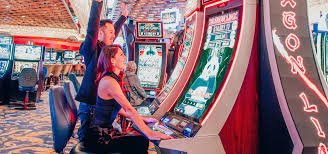 hokiemasjoss live blackjack table with HD multi-camera setup and real dealer